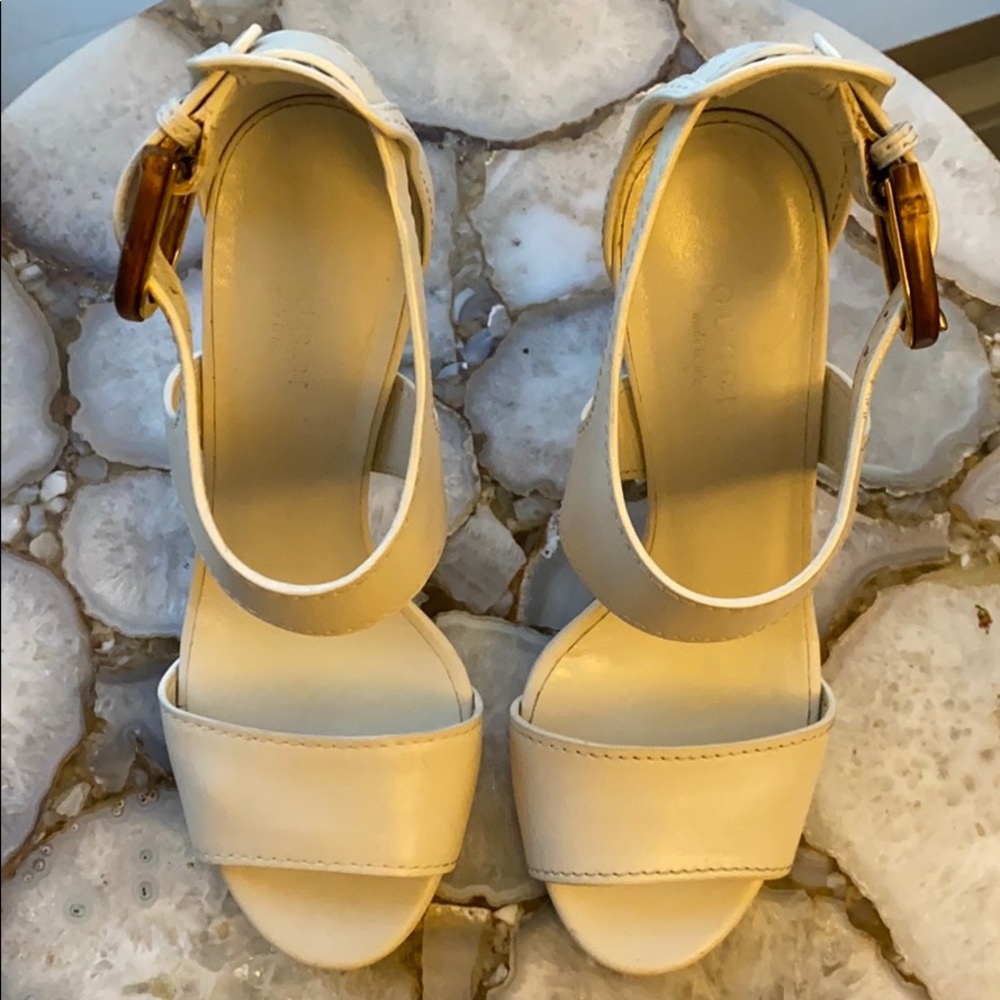 Gucci Lifford Leather Off White Sandal - Picture 8 of 9